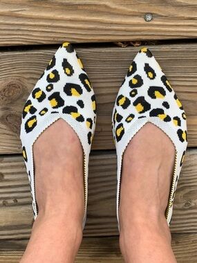 Leopard Print Knit Flats Size 8 Women’s Pointed Toe Slip On Washable Woven Shoes